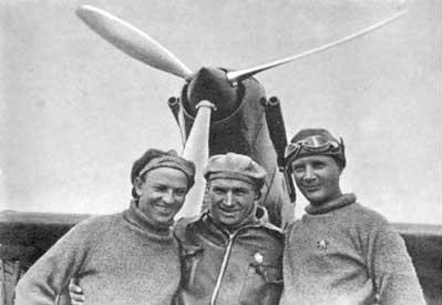 Г.Ф. Байдуков, В.П.Чкалов и А.В. Беляков накануне легендарного перелета